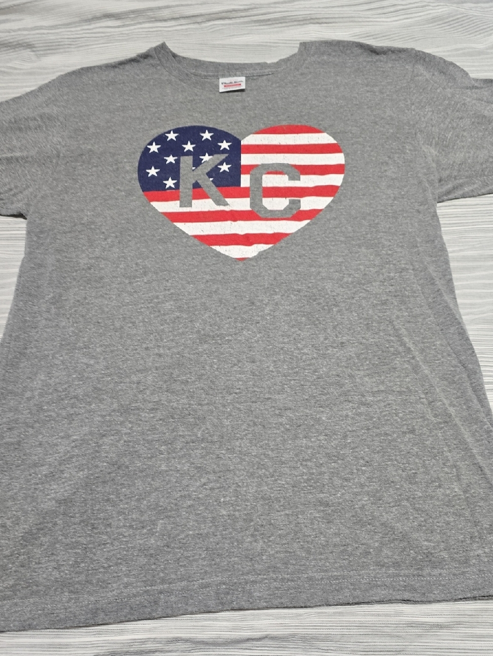 Charlie Hustle KC Heart Flag Graphic Short Sleeve T-Shirt - Gray